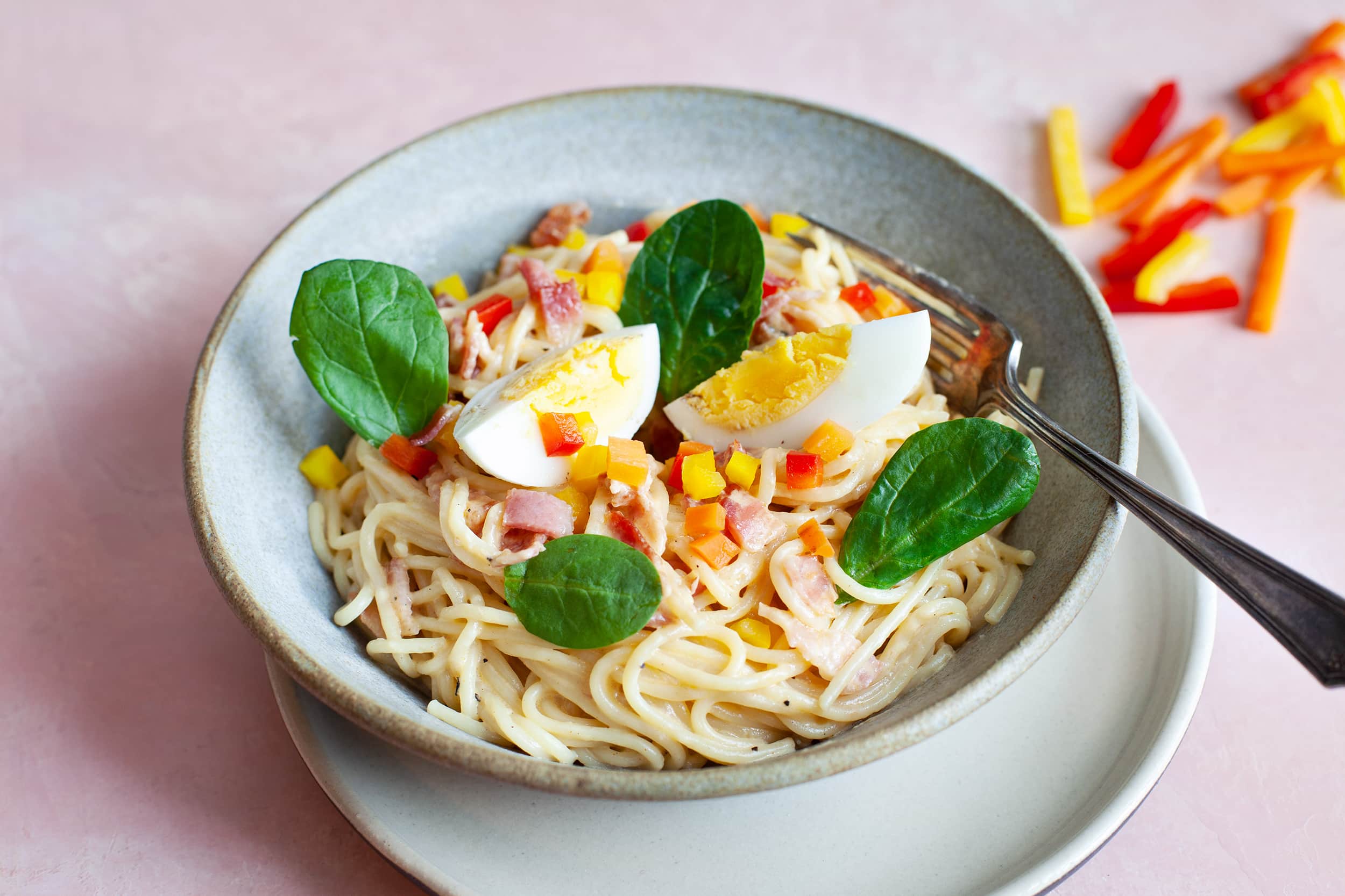 Eggs in Pasta Nests with Cheese Sauce | Québon