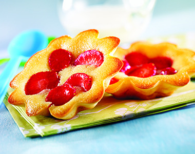 Single-Serving Strawberry Clafoutis | Québon