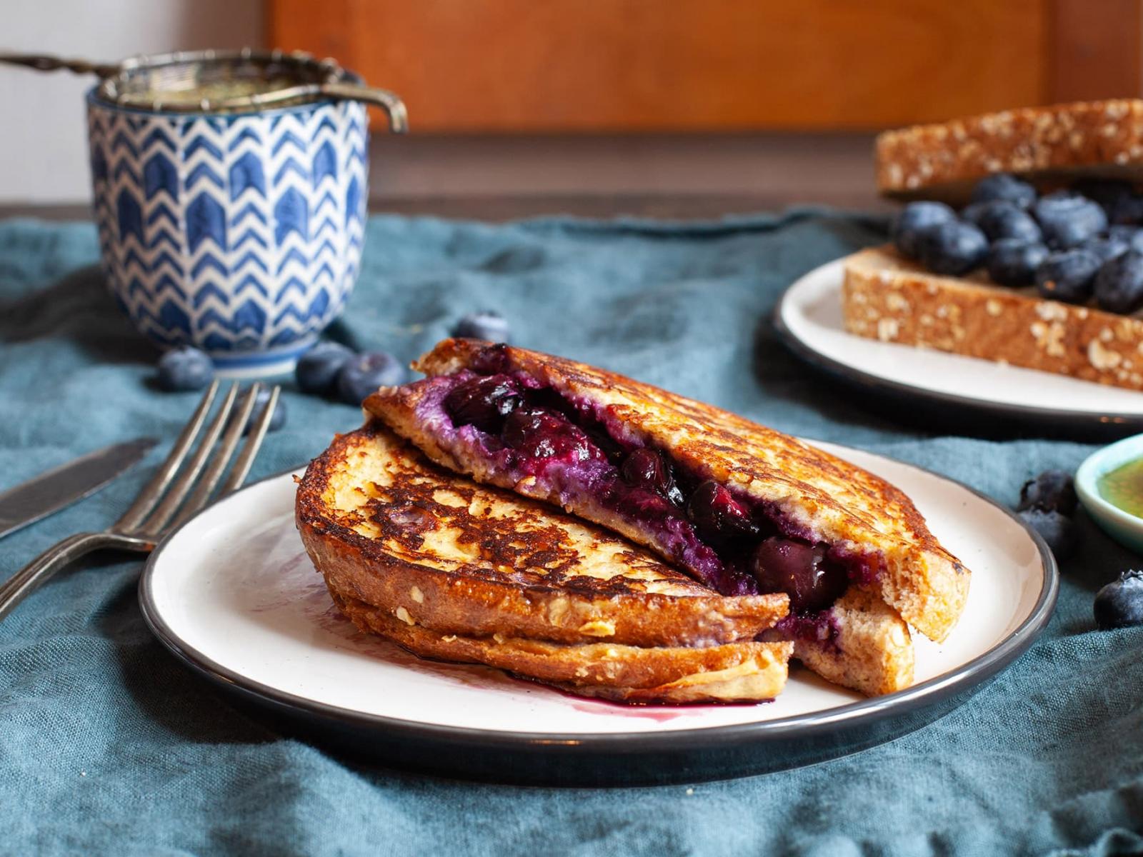 Pain doré aux bleuets - Blueberry French Toast